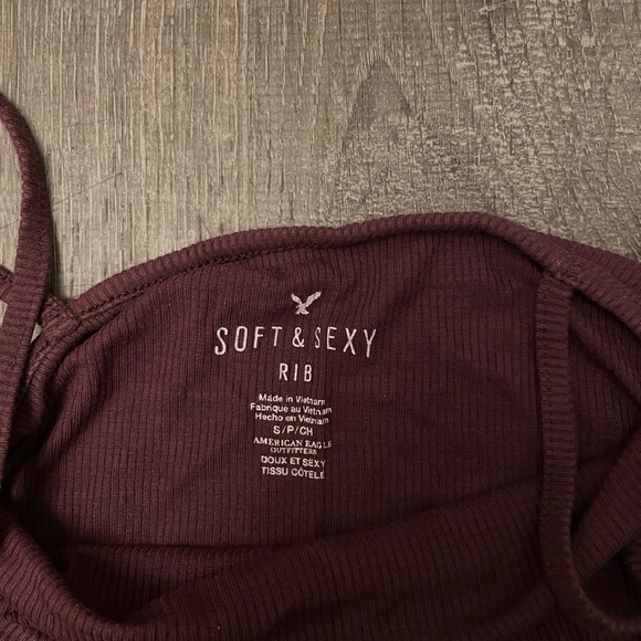 American eagle burgundy top - Picture 3 of 3